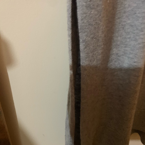 Sweater - Picture 2 of 4